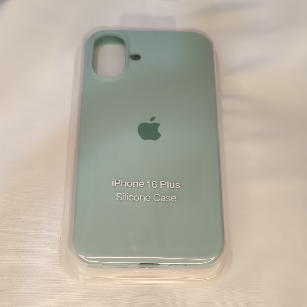 Apple iPhone 16 Plus Case - Light Green Silicone